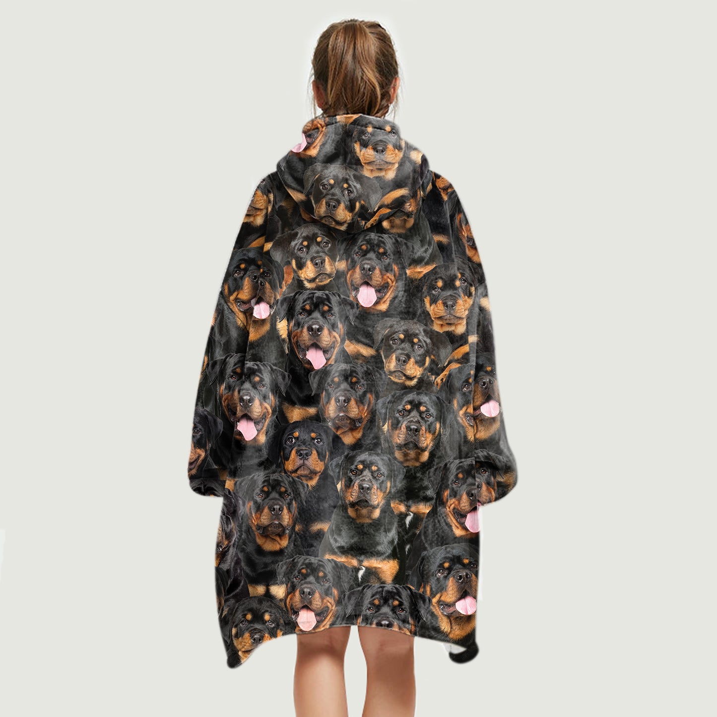Warm Winter With Rottweilers - Fleece Blanket Hoodie