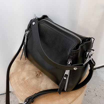 Un groupe de sac à main Cavalier King Charles Spaniels