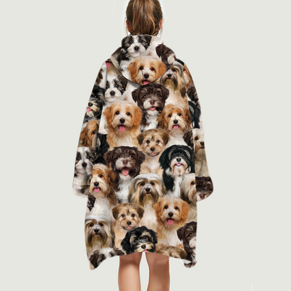 Warm Winter With Havaneses - Fleece Blanket Hoodie