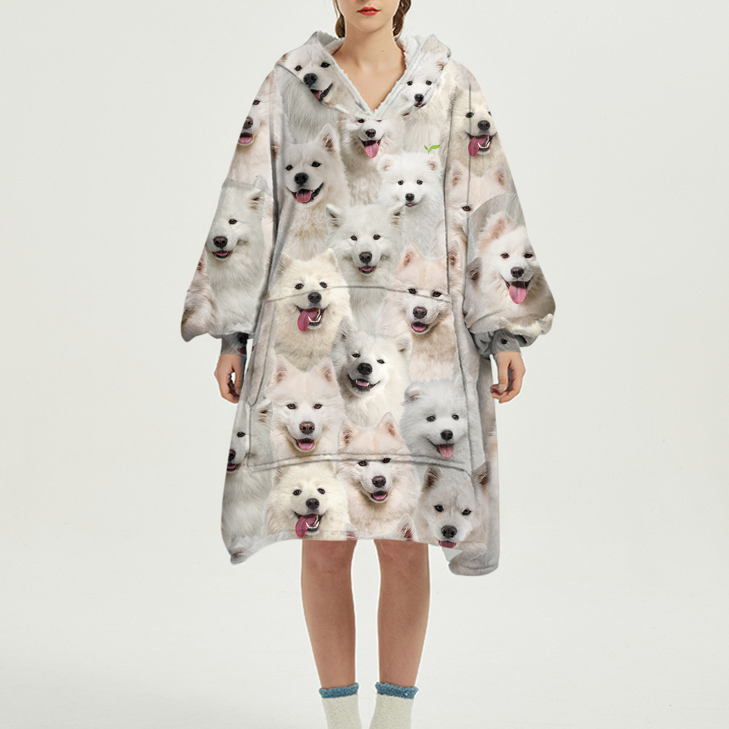 Warm Winter With Samoyed - Fleece Blanket Hoodie