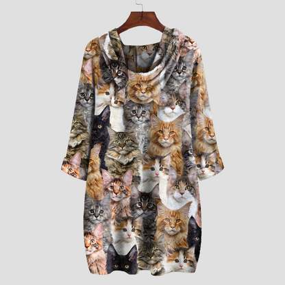A Bunch Of Maine Coon Cats - Hoodie With Ears V1
