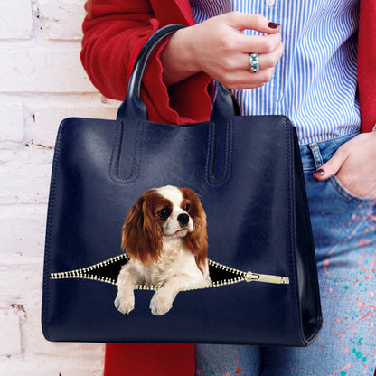 Réduisez le stress au travail avec le Cavalier King Charles Spaniel - Sac à main de luxe V2
