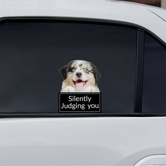 Silently Judging You – Auto-/Tür-/Kühlschrank-/Laptop-Aufkleber mit australischem Schäferhund V1