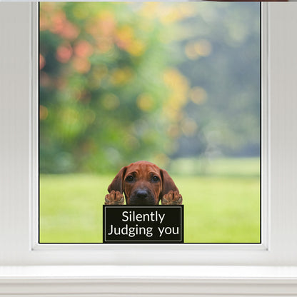 Silently Judging You – Rhodesian Ridgeback Auto-/Tür-/Kühlschrank-/Laptop-Aufkleber V1