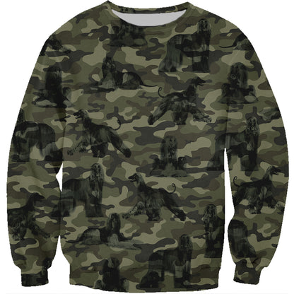 Street Style mit Afghan Hound Camo Sweatshirt V1