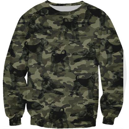 Street Style avec sweat-shirt camouflage Airedale Terrier V1