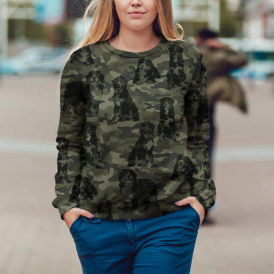 Street Style avec sweat-shirt camouflage Bernese Mountain V1
