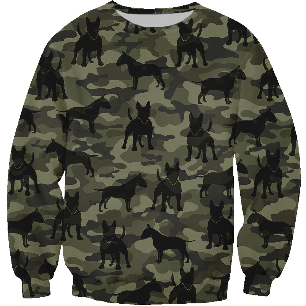 Street Style mit Bullterrier-Camouflage-Sweatshirt V1