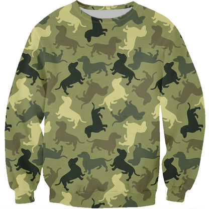 Street Style mit Dackel-Camouflage-Sweatshirt V2