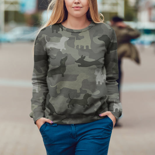 Street Style avec sweat-shirt camouflage teckel V4
