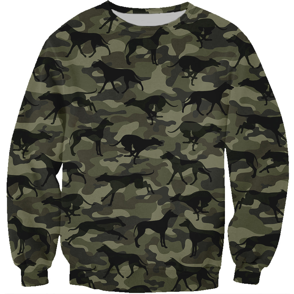 Street Style mit Greyhound Camo Sweatshirt V1