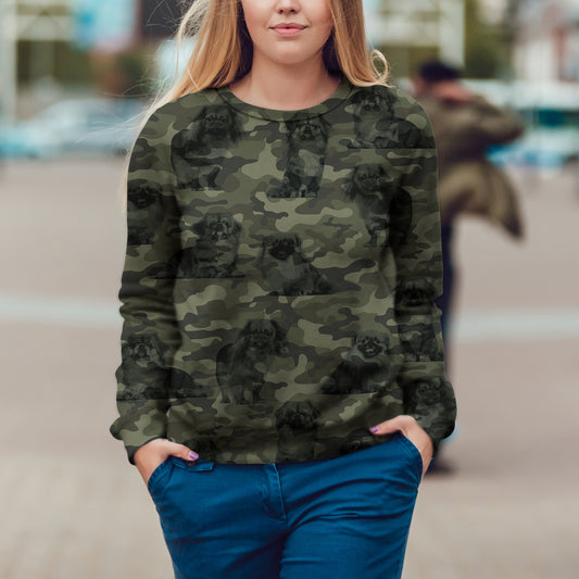 Street Style avec sweat-shirt camouflage pékinois V1