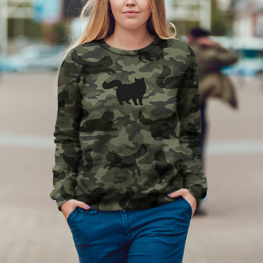 Street Style avec sweat-shirt camouflage chat persan V1