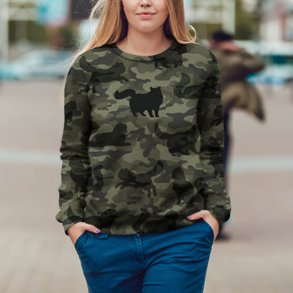Street Style avec sweat-shirt camouflage chat persan V1