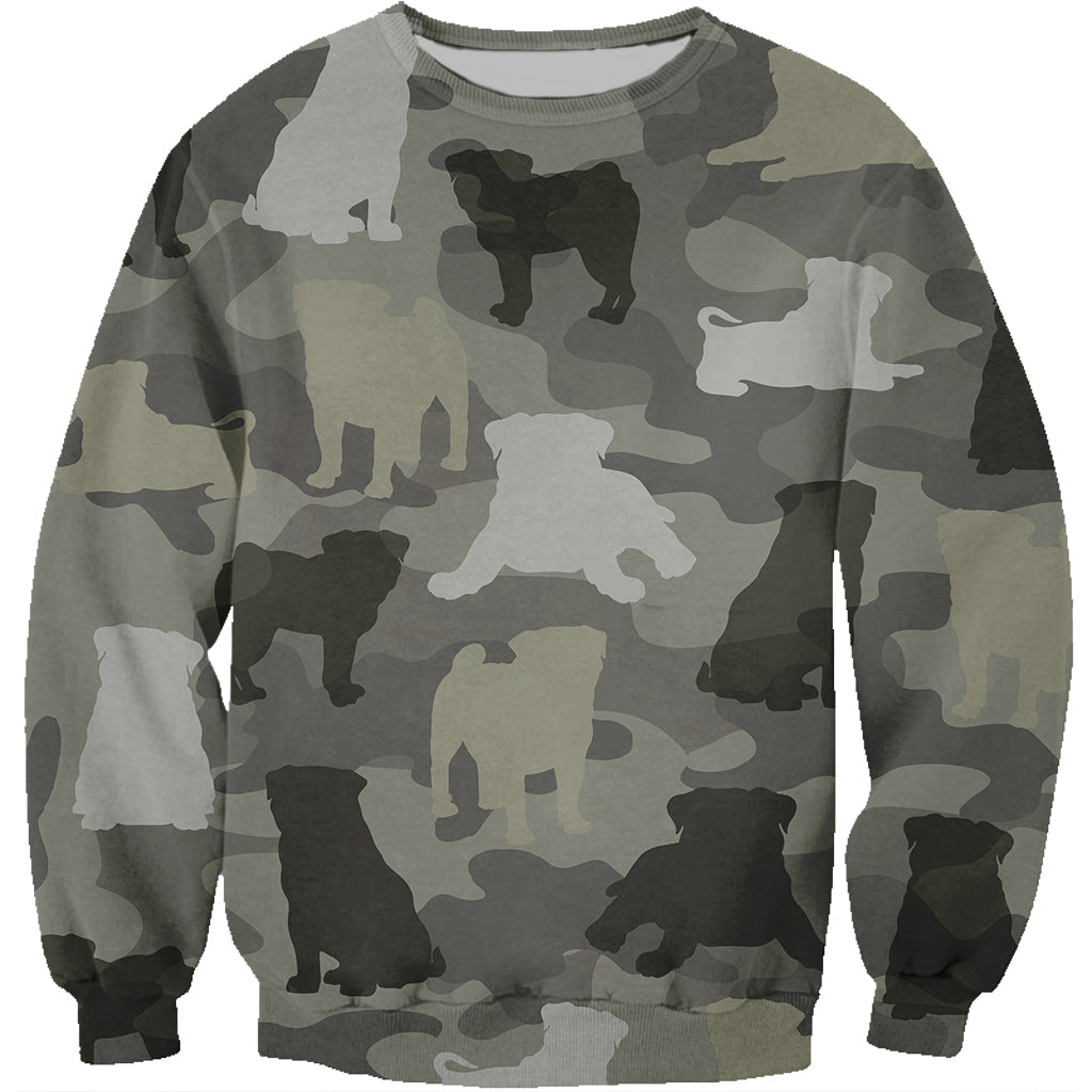 Street Style mit Mops-Camouflage-Sweatshirt V4
