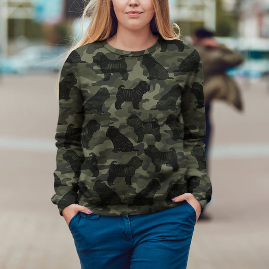 Street Style avec sweat-shirt camouflage Shar Pei V1