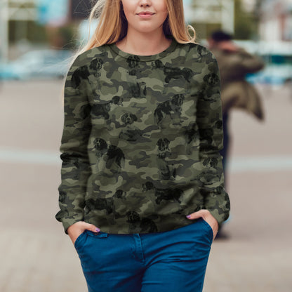Street Style avec sweat-shirt camouflage St. Bernard V1