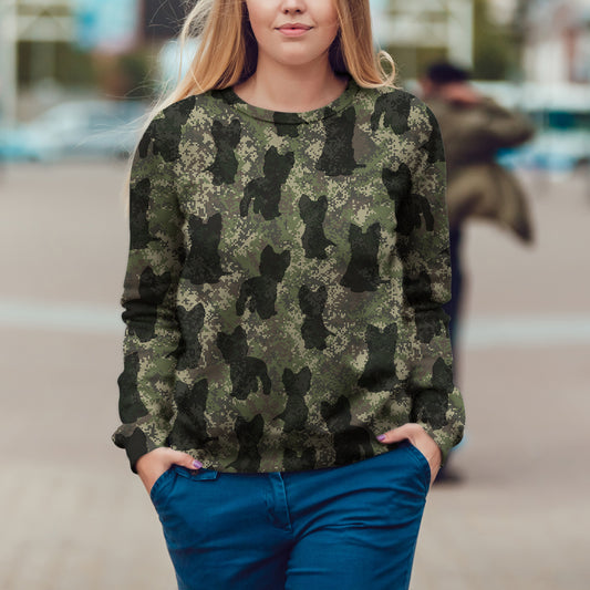 Street Style avec sweat-shirt camouflage Yorkshire Terrier V3