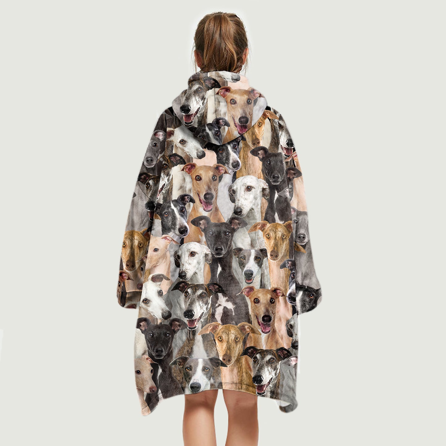 Warmer Winter mit Windhunden – Fleece-Decke-Hoodie