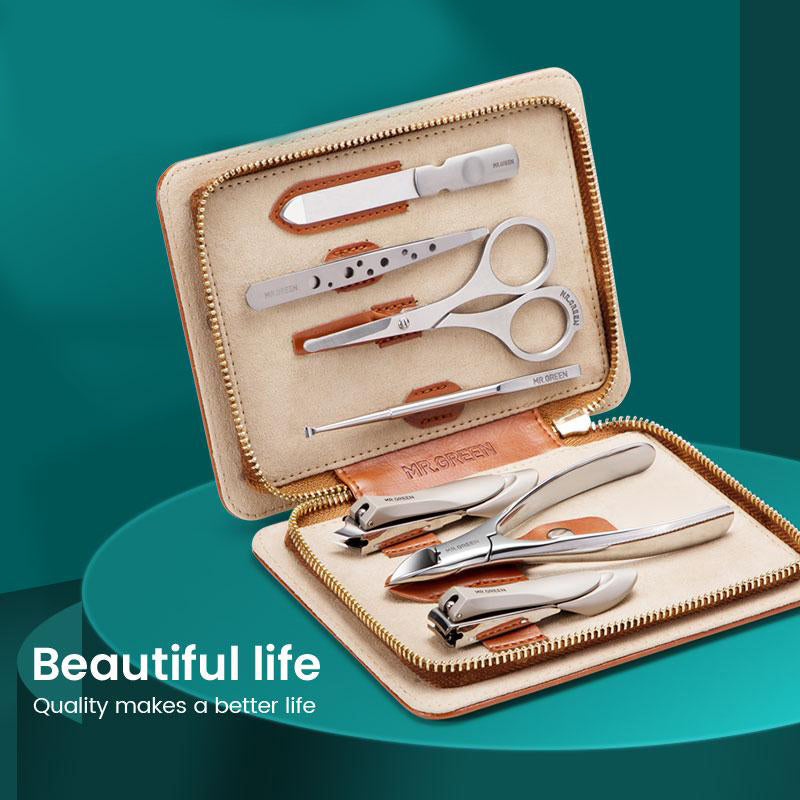 Manicure Implements Kit 7 PCS With Leather Case MG